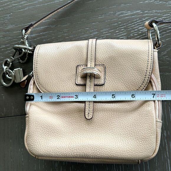 Tignanello Cream Pebbled Leather Crossbody Built in Wallet Shoulder Bag Travel - Picture 7 of 14